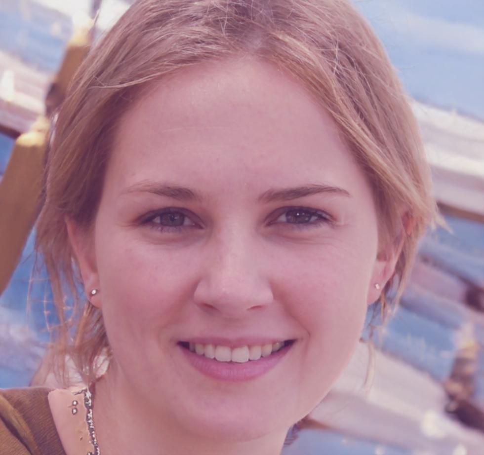 Portrait de Léonie Dufresne, formatrice spécialisée en analyse financière